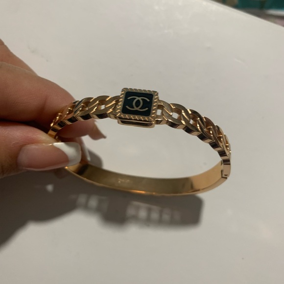 Beautiful bracelet - Picture 1 of 3